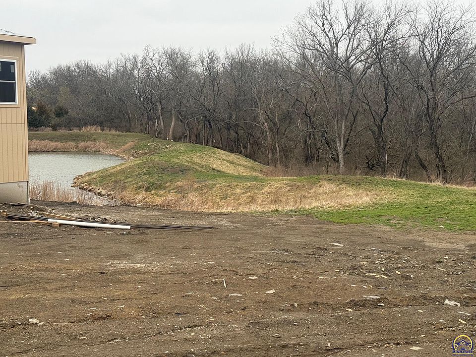 2nd image of LOT 7 SW Lakeside Dr