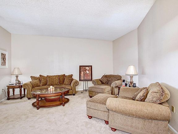 4th image of 10027 W Hutton Dr