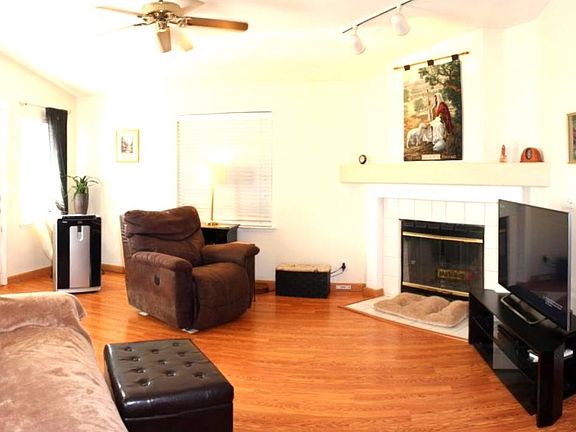 4th image of 655 Hermitage Way #655