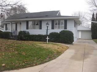 510 Nebobish Ave, Essexville, MI 48732