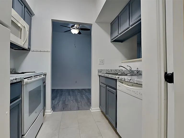 6500 Harbor Town Dr #3208 — Photo 5