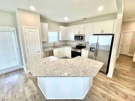 5th image of 5398 Kaitlyn Dr E