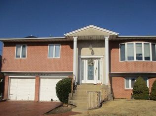 450 Hungry Harbor Rd, Valley Stream, NY 11581