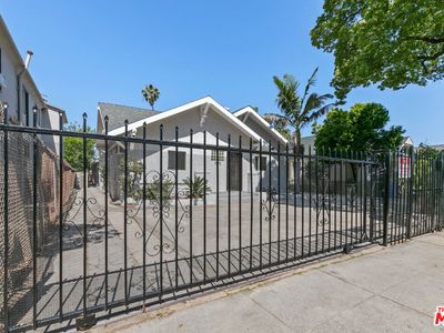 3913 S Budlong Ave, Los Angeles, CA, 90037