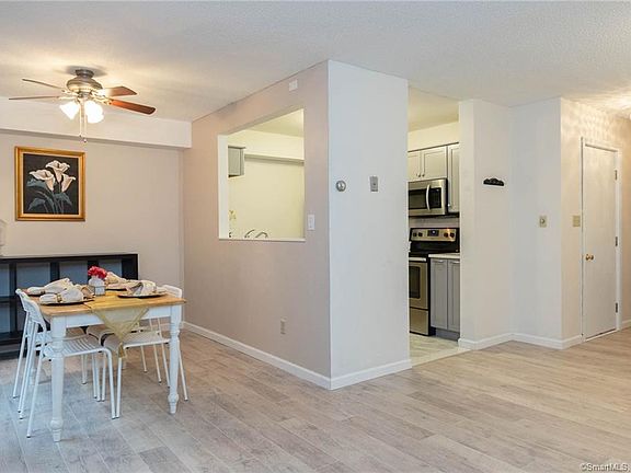 2nd image of 25 Washington St APT 8