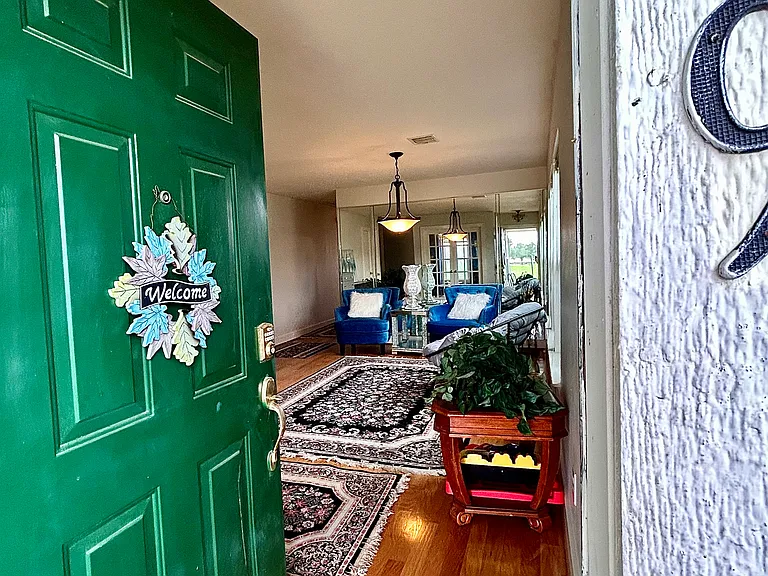 20839 Settlers Lake Cir N — Photo 1