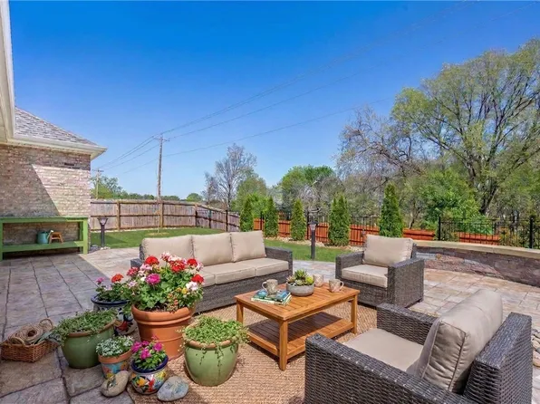 3907 SW Pecan Cir, Bentonville, AR 72713