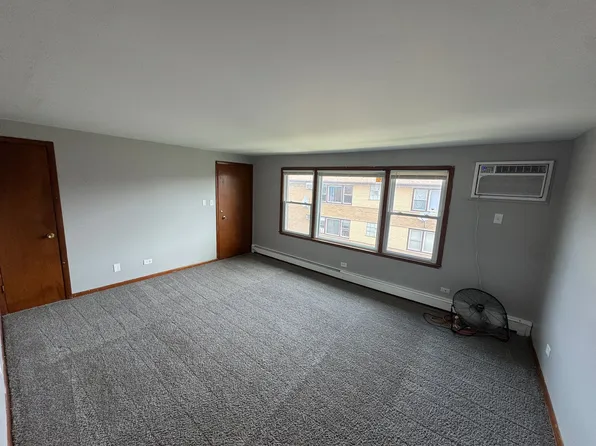 11830 S Karlov Ave APT 3E, Alsip, IL 60803