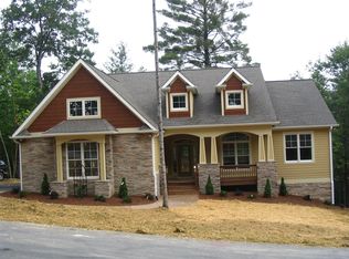 196 Wisdom Cove Rd, Flat Rock, NC 28731