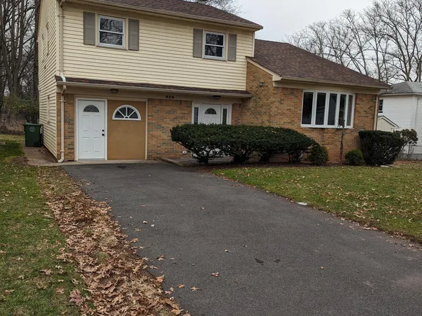 959 Walnut St, Roselle, NJ 07203