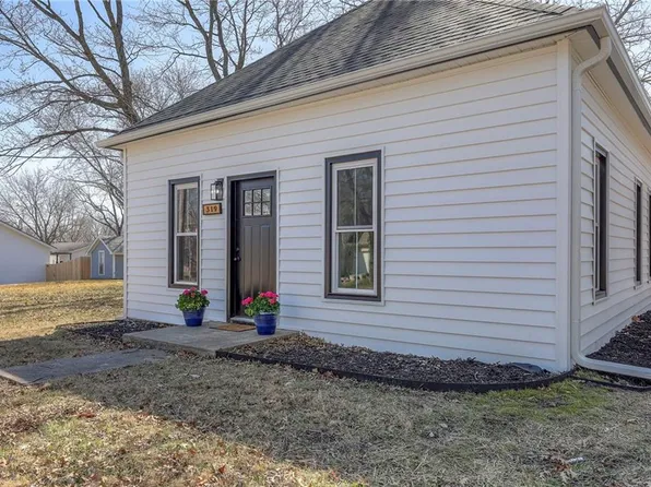 319 W Walnut St, Cleveland, MO 64734
