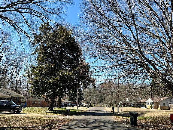 5th image of 166 Byron Dr