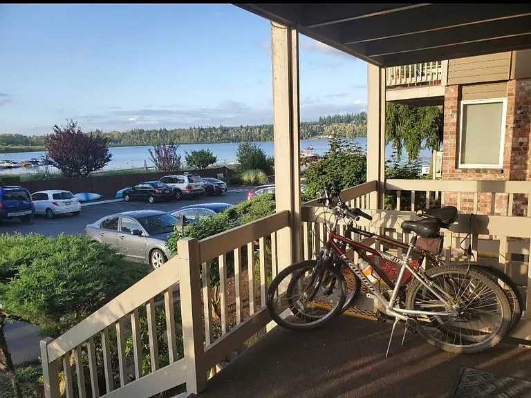 4050 W Lake Sammamish Pkwy NE #204 — Photo 2