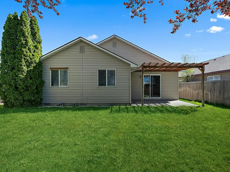 17885 Monarch Way — Photo 17
