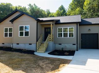 722 Cypress Hill Dr, Eden, NC 27288