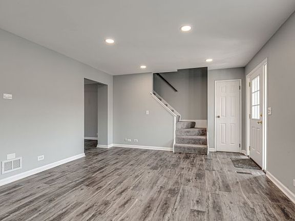 4th image of 4143 Continental Dr