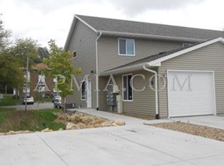 155 33rd Ave SW APT D, Cedar Rapids, IA 52404