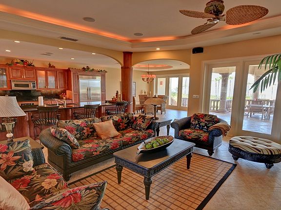 5th image of 218 Kings Ct