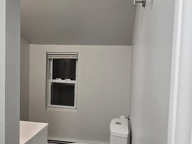 131-133 Morris Ave #3 — Photo 18