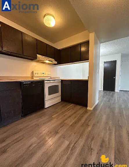 Fairway Estates Condominiums — Photo 24