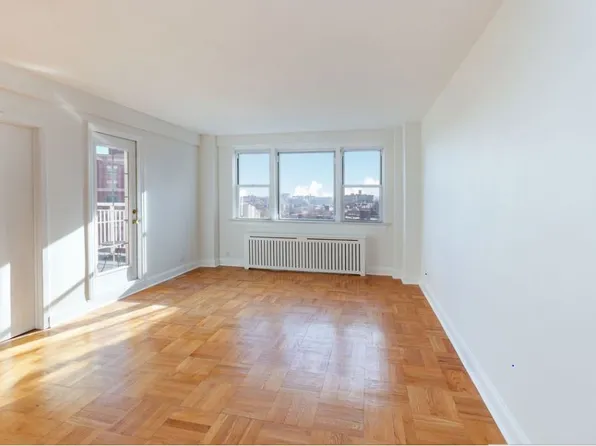 3725 Henry Hudson Parkway West image 1 of 13