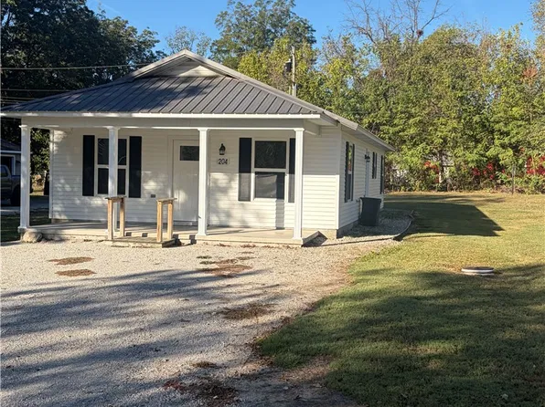 204 White Ave, Green Forest, AR 72638