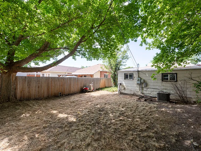836 E Browning Ave — Photo 17