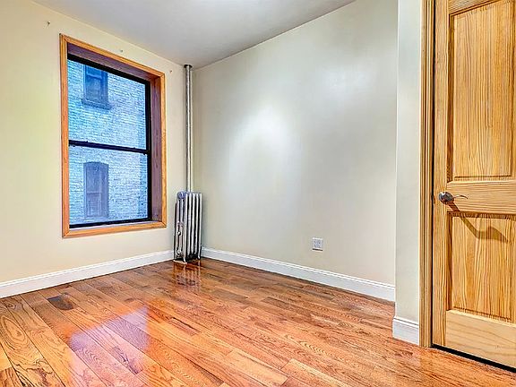 3rd image of 70 Pinehurst Ave #23