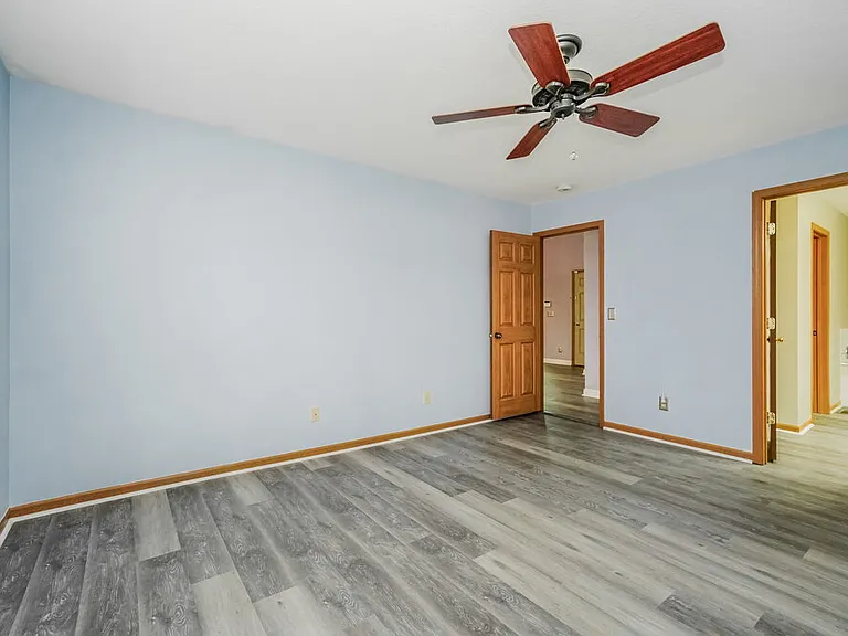 415 Vanderbuilt St — Photo 12