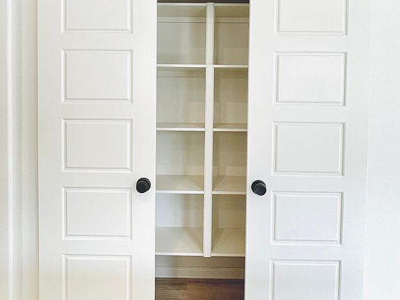 For Rent: $3,950 (3 beds, 3 baths, 1,621 Square Feet)