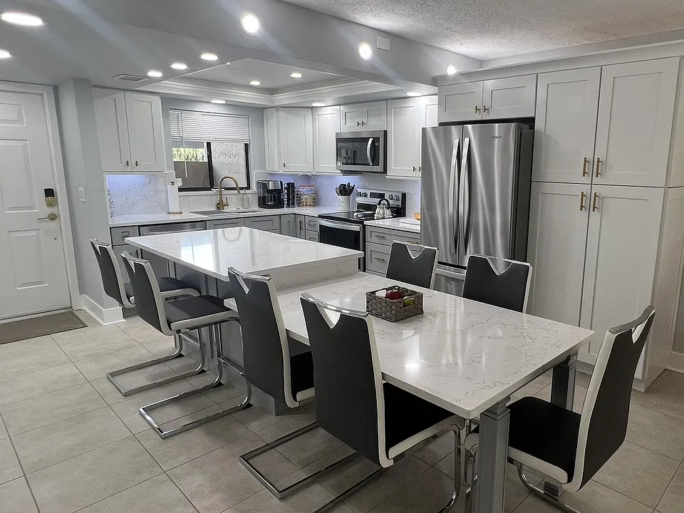 Windward Way Cir