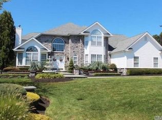 6 Redbud Ct, Miller Place, NY 11764
