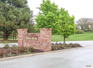 22041 Stanford Cir, Elkhorn, NE 68022