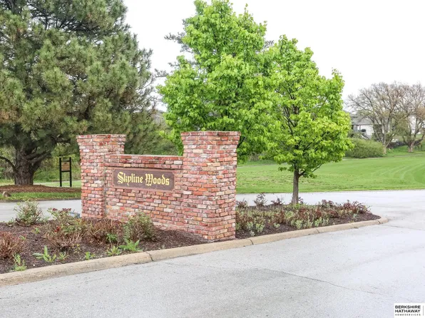 22041 Stanford Cir, Elkhorn, NE 68022