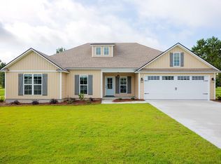 6 Fletcher Dr, Ray City, GA 31645