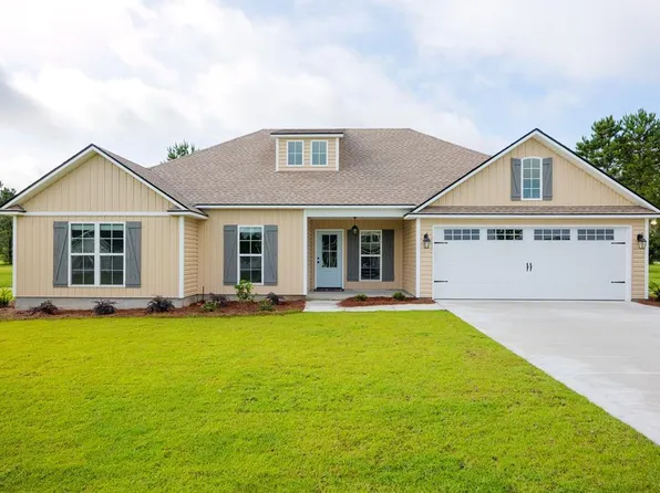 6 Fletcher Dr, Ray City, GA 31645