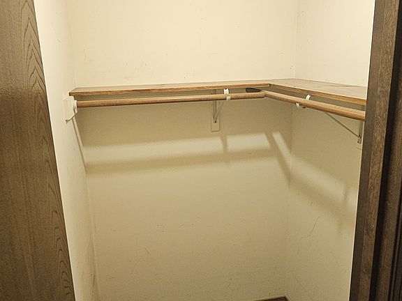5th image of 1022 W Catalpa St