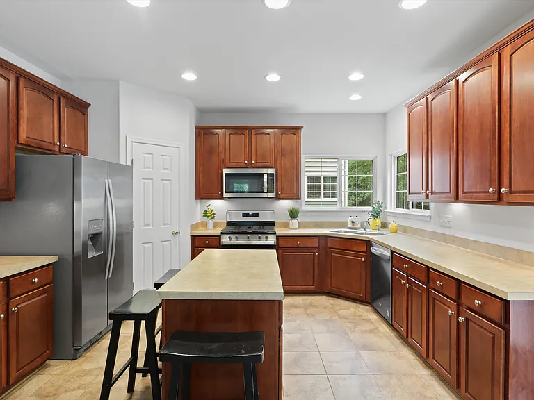 14203 Murphy Ter — Photo 4