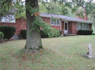 104 Pinewood Dr, Bridgeville, PA 15017