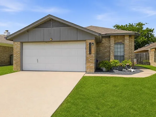 10618 Lone Pine Ln, Fort Worth, TX 76108