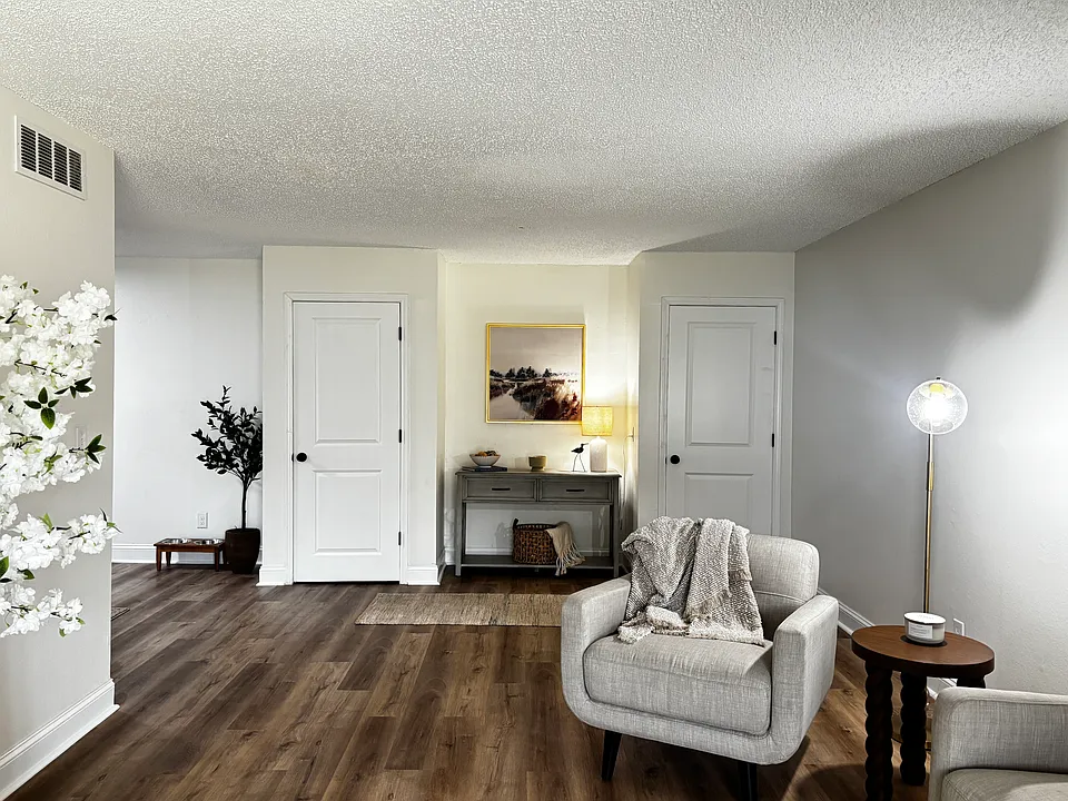 Brookhaven Apartments