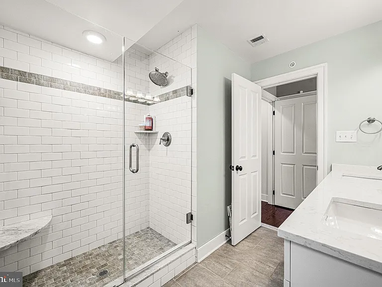 625 W Mulberry St — Photo 21