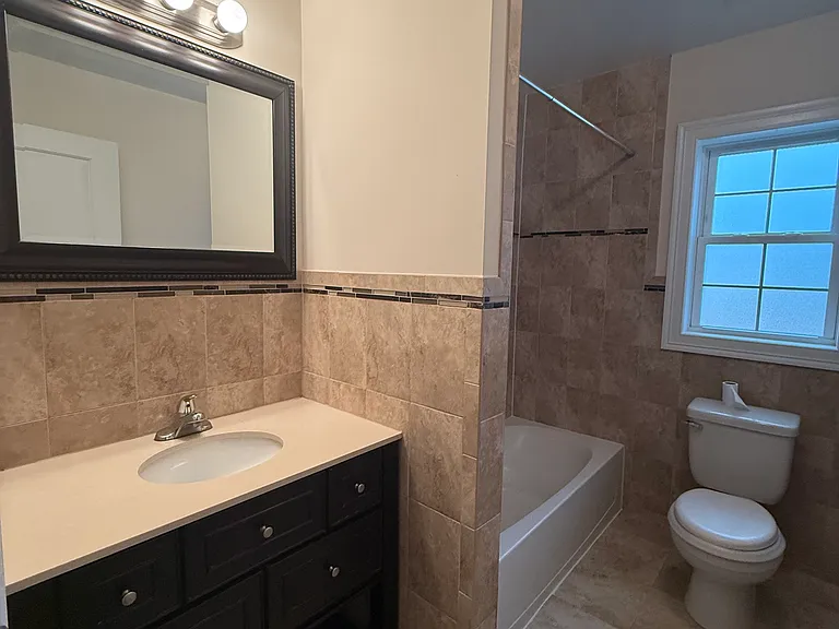 81 Lester St #10 — Photo 5