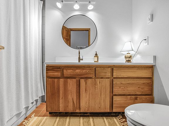 Renter's private full bathroom (upstairs)