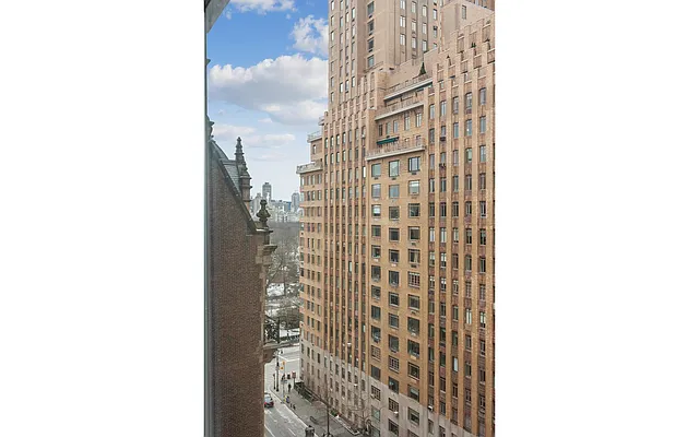 Sold by Douglas Elliman | media 16