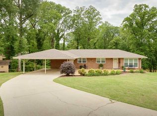 710 Wilson Dam Cir, Sheffield, AL 35660