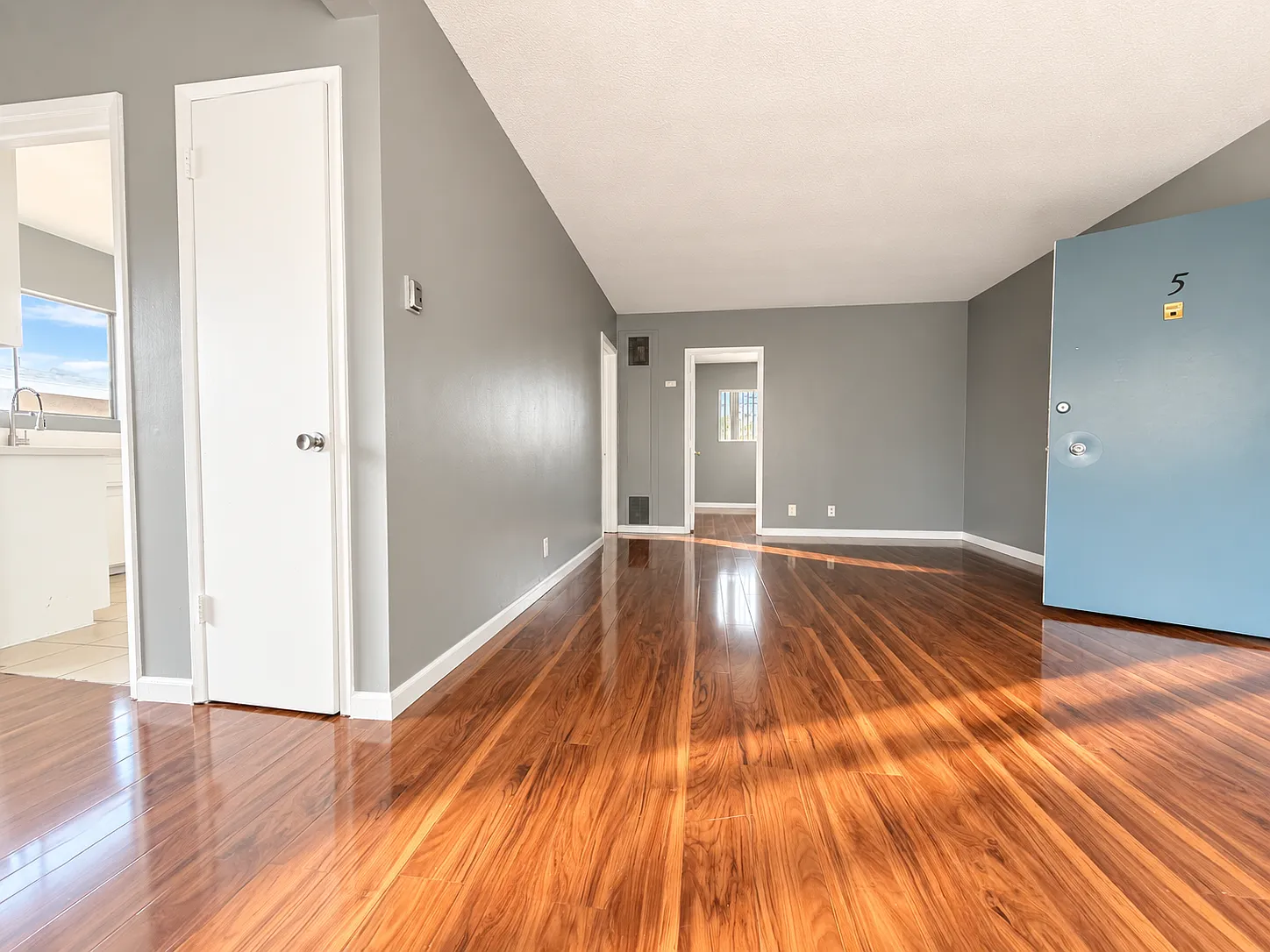 2 bed, 850 sqft, $2,175 — Photo 4