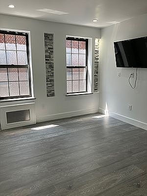 3rd image of 65 Seaman Ave APT 3A