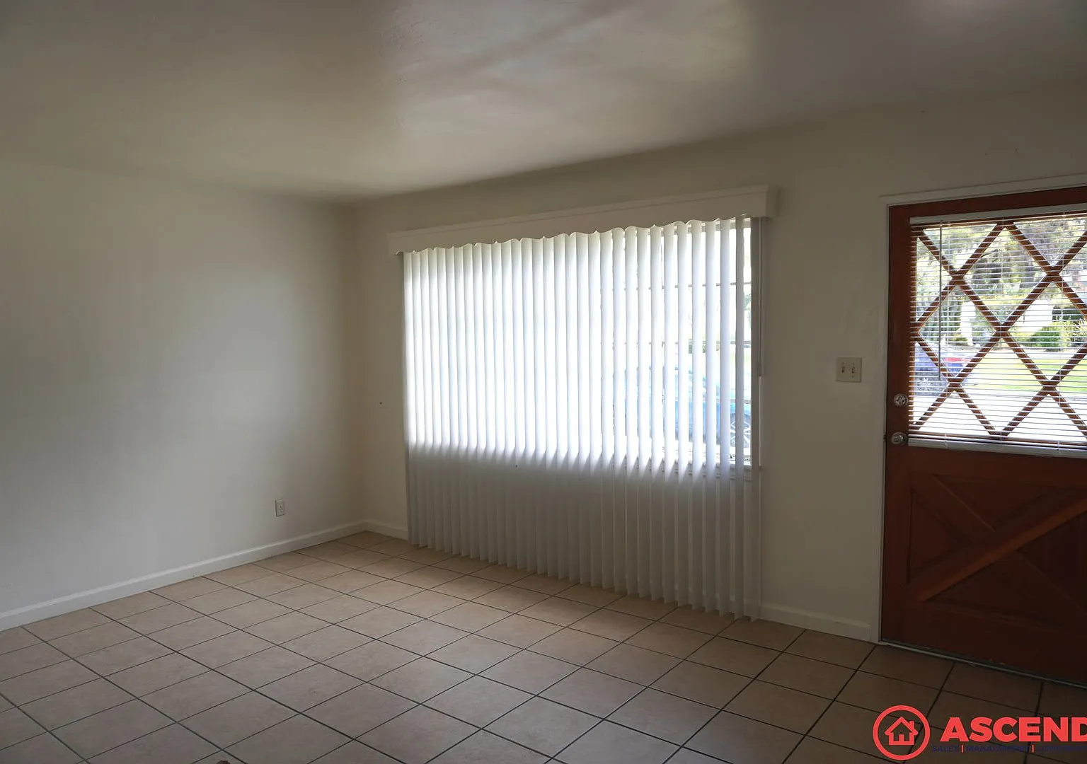 3820 Bryn Mawr Dr — Photo 2