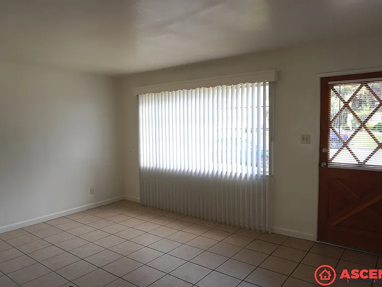 3820 Bryn Mawr Dr — Photo 2